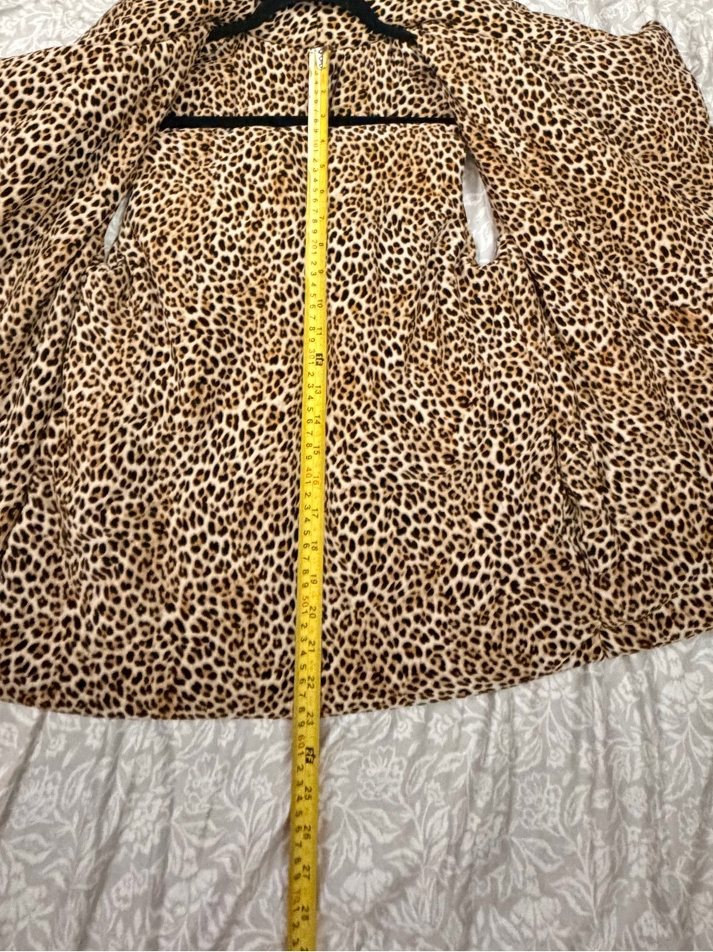 Norma Kamali Leopard Print Belted Sleeveless Puffer Vest - Picture 5 of 7